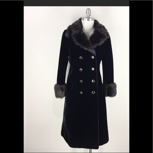 Borgazia Vintage 1970 Full Faux Fur Coat .